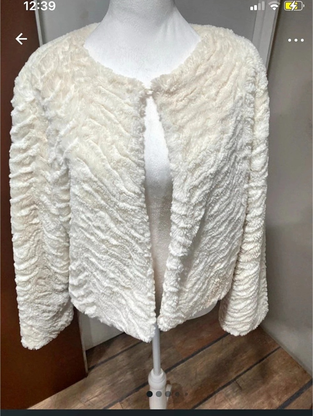 Papillon Blanc Textured Teddy Jacket White Large Like New